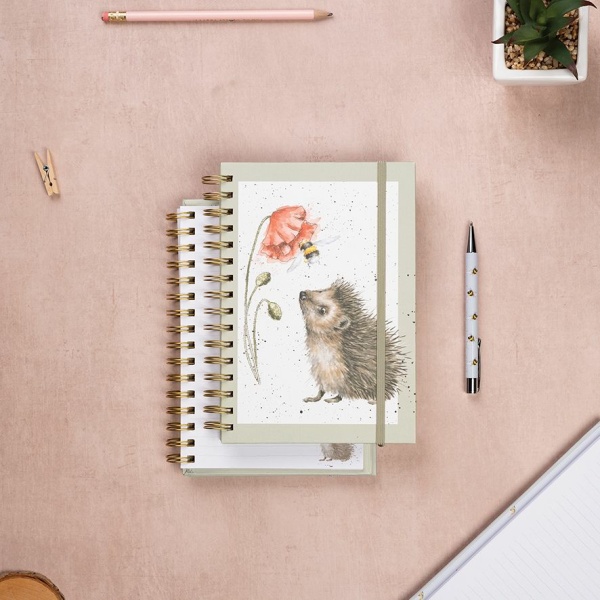 Wrendale A5 Notitieboek Hedgehog - Busy as a Bee - Afbeelding 2