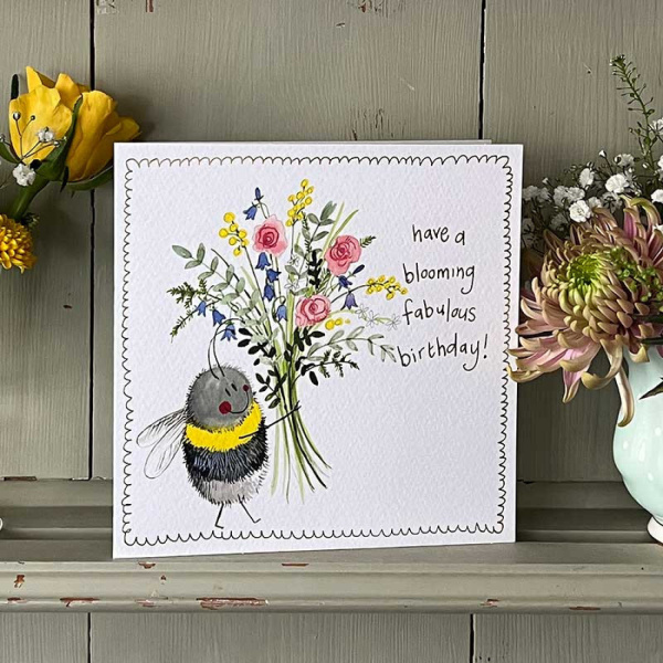 Alex Clark 16x16cm Wenskaart - Bee and Bunch of Flowers